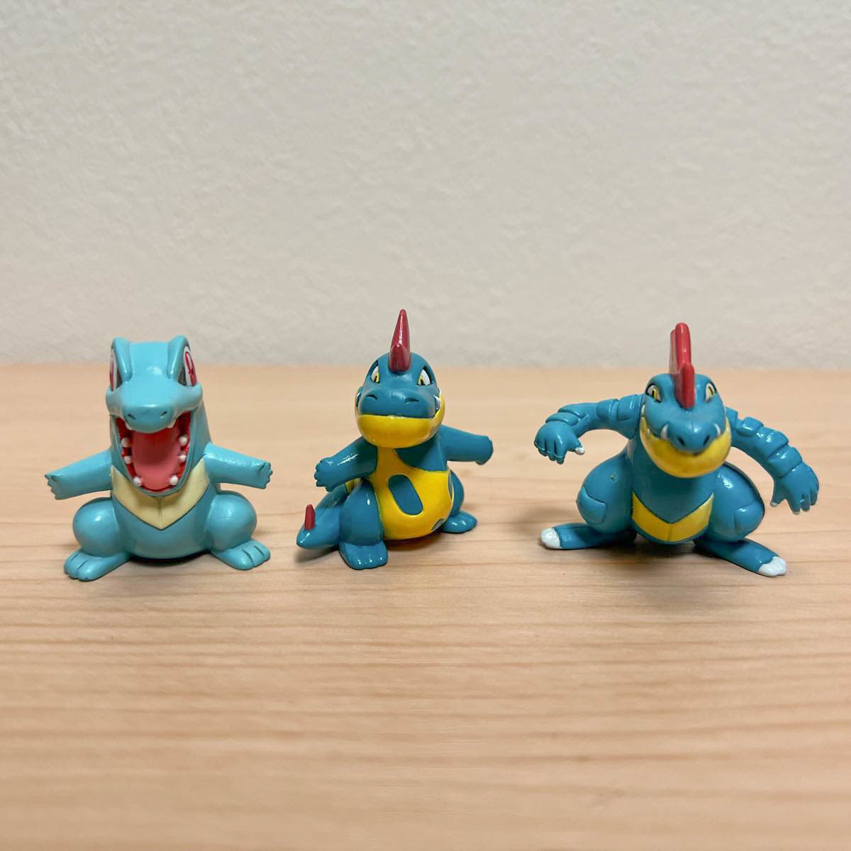 ポケモン デラックスフィギュアコレクション ワニノコ他 3点セット レトロ ワニノコ アリゲイツ オーダイル 3体セット ポケモン モンコレ