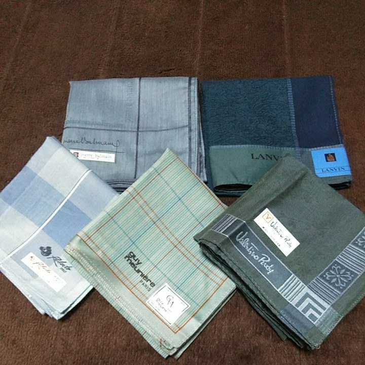 メンズブランドハンカチ5枚セット Lanvin Pierrebalmain Valentinorudyguymeuniere Roberto 地模様 チェック ライン入り等色々 男性用 売買されたオークション情報 Yahooの商品情報をアーカイブ公開 オークファン Aucfan Com