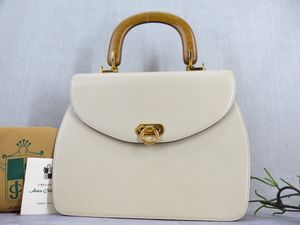 【希少】Jean Claude ジャン・クロード 厨子型 お守りペンダント Jean ClaudeのYahoo!オークション(旧ヤフオク!)の相場・価格を見る