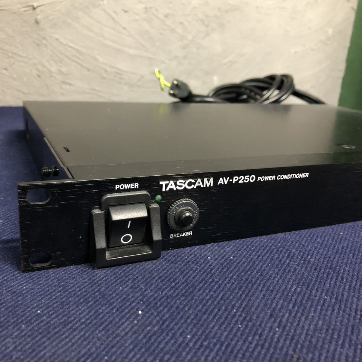 AV-P250 パワーディストリビューター⁄コンディショナー TASCAM ◯(E4