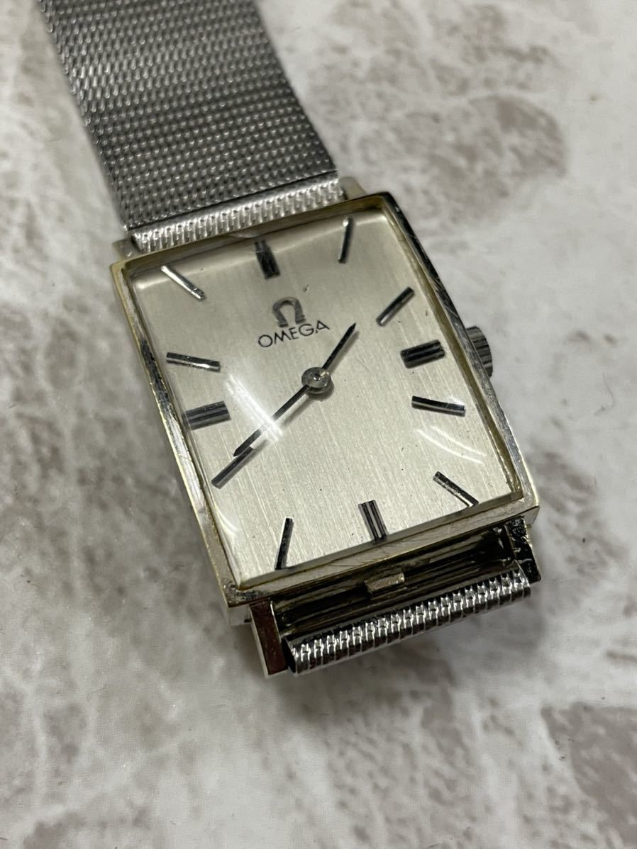 OMEGA 手巻き時計 シルバー ケース四角 迷わす 