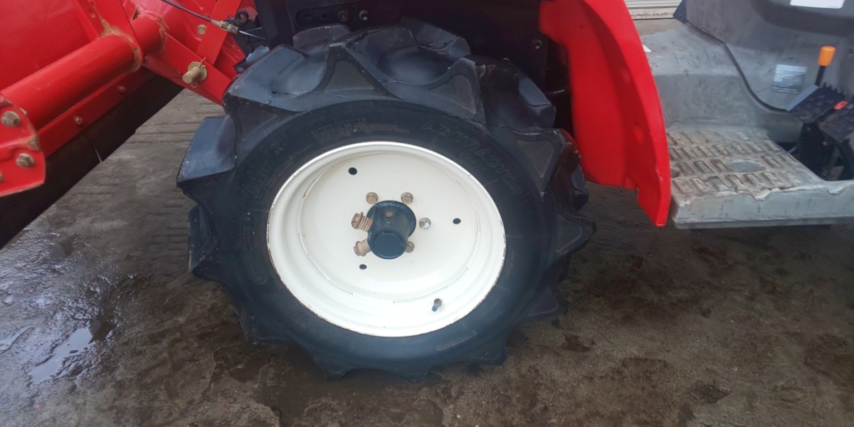 トラクター 12.5馬力 ヤンマー 4WD ヤンマ Ke-1 Ke-1D 中古 565時間の 