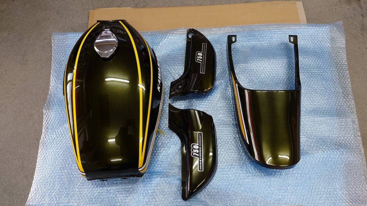 KAWASAKI カワサキ ゼファー750 ドレミコレクション 外装 イエロー
