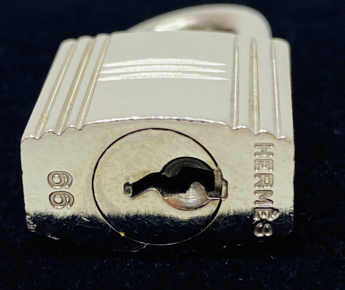 美品！◇HERMES エルメス カデナ パドロック 南京錠 キー2本 シルバー