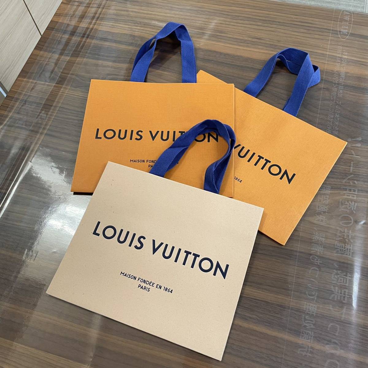LOUIS VUITTON ロゴ入り紙袋 9枚セット LOUIS VUITTON ルイ ヴィトン