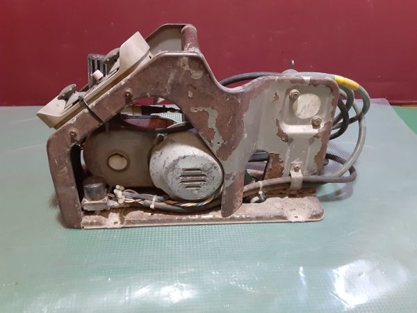 B80○ダイヘン 溶接 ワイヤー送給装置 CML-2302? 半自動 B80○ダイヘン 溶接 ワイヤー送給装置 CML-2302? 半自動