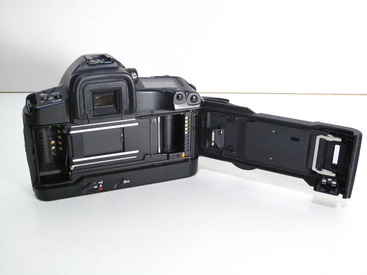 部品取り キヤノン Canon EOS-3 フィルムカメラ 一眼レフ ジャンク