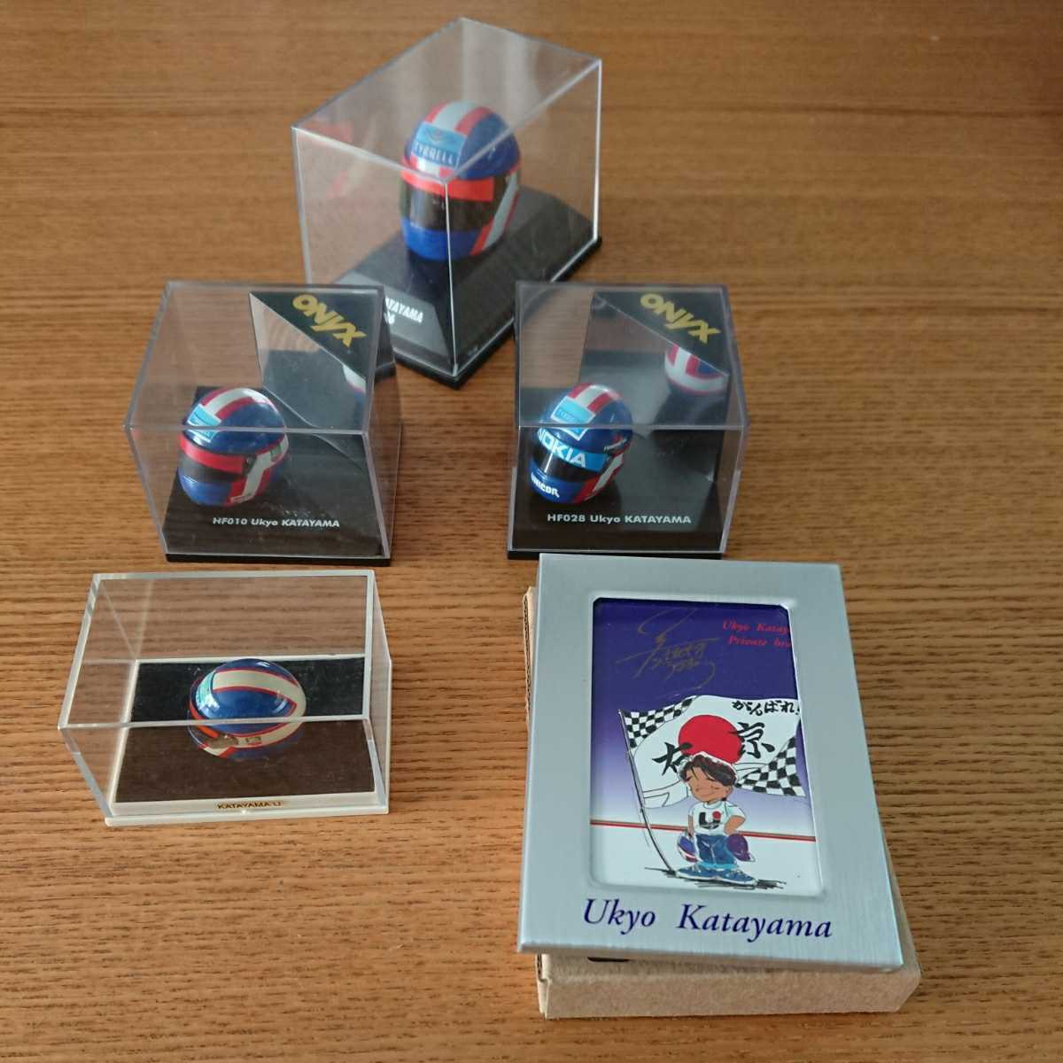 大人気，本物保証 片山右京 ミニヘルメット4個セット&テレホンカードスタンド(レーシングカー)｜売買されたオークション情報、yahooの商品情報をアーカイブ公開 - オークファン レーシングカー