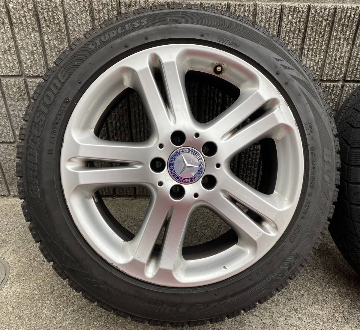 【2019年製】【4本】245/45R17 ベンツ　純正　アルミ　１７×８Ｊ　５穴　１１２　＋４８　ブリヂストン　スタッドレス　ＶＲＸ２　 ベンツ 245&frasl;45R17 純正 MERCEDES-BENZ (メルセデスベンツ) ホイールのみ販売可能