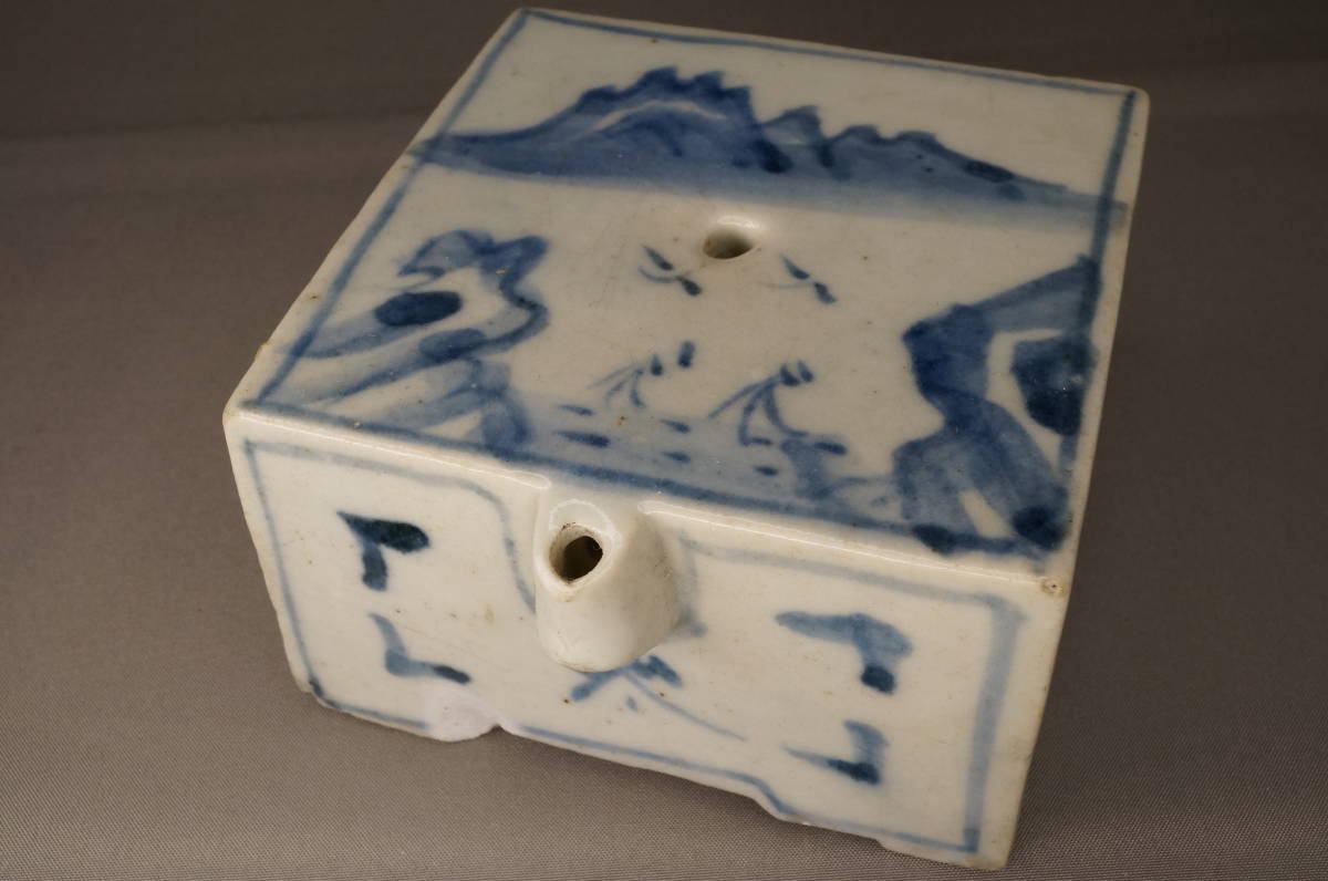 骨董品 山水図染付水滴 年代物？ 李朝？ 朝鮮？ 中国古美術品 時代品
