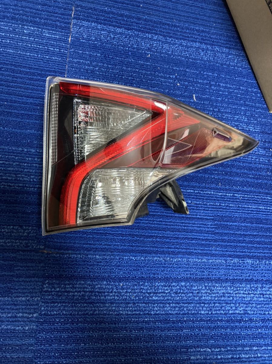 プリウス 50系 - 0 前期 メルカリ テールランプの通販 トヨタ 公式通販 レッド LEDテールランプ ヴァレンティ 50プリウス ZVW プリウス50 ファイバーフルLED