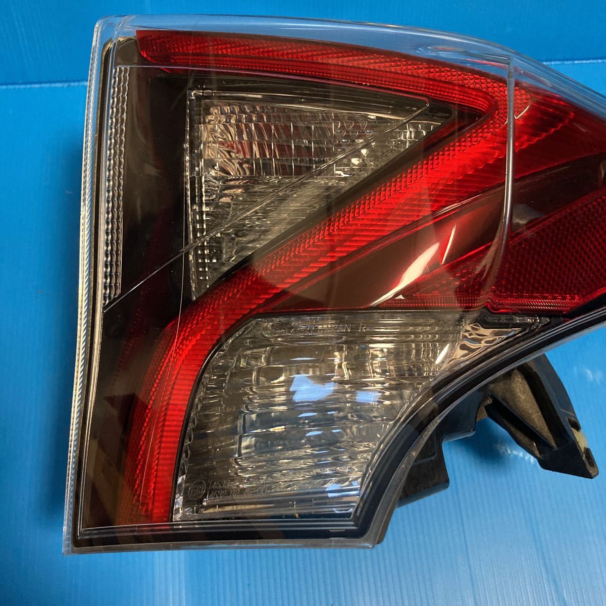 プリウス 50系 - 0 前期 メルカリ テールランプの通販 トヨタ 公式通販 レッド LEDテールランプ ヴァレンティ 50プリウス ZVW プリウス50 ファイバーフルLED