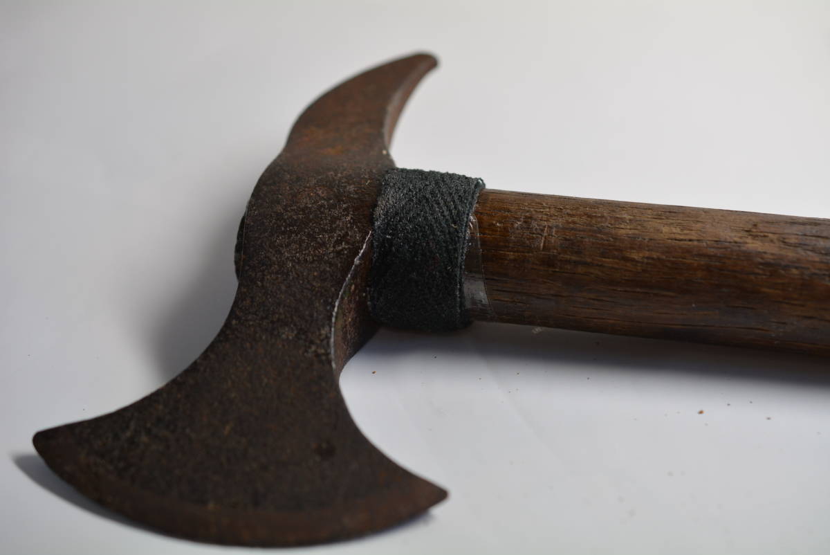 忍者の使う 片手武器 長さ40 巾17 重さ712ｇ 鉄製 斧と鳶口があります 武具 売買されたオークション情報 Yahooの商品情報をアーカイブ公開 オークファン Aucfan Com