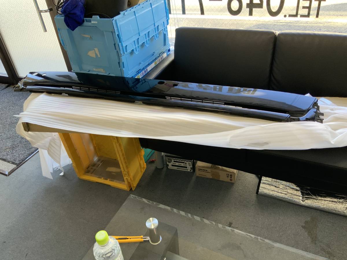 【全国無料，正規品】 三菱 新型キャンターワイド ワイパーパネル新車外し令和3年12月(その他)｜売買されたオークション情報、yahooの商品情報をアーカイブ公開 - オークファン 外装