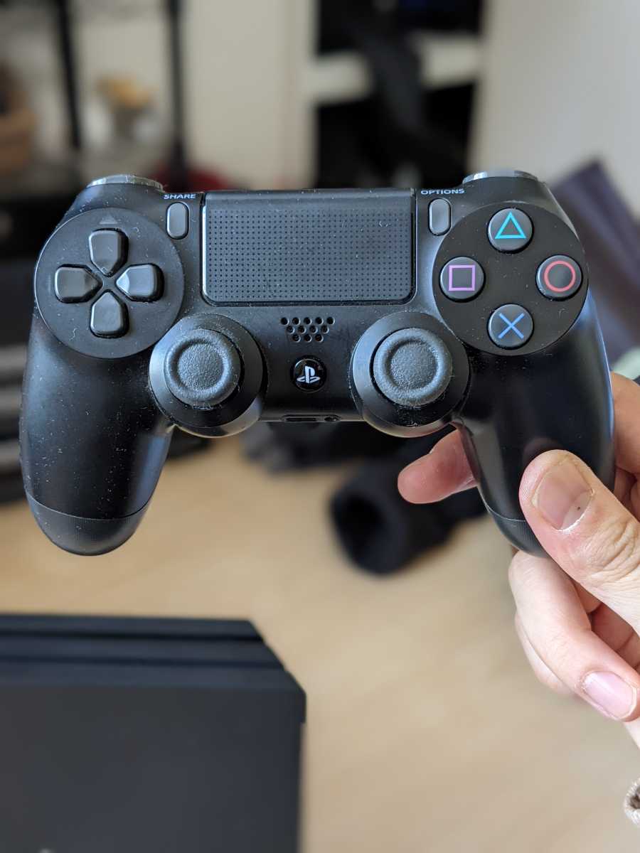 ps4pro 1TB コントローラー 充電/冷却ファンスタンド、各種ケーブル 