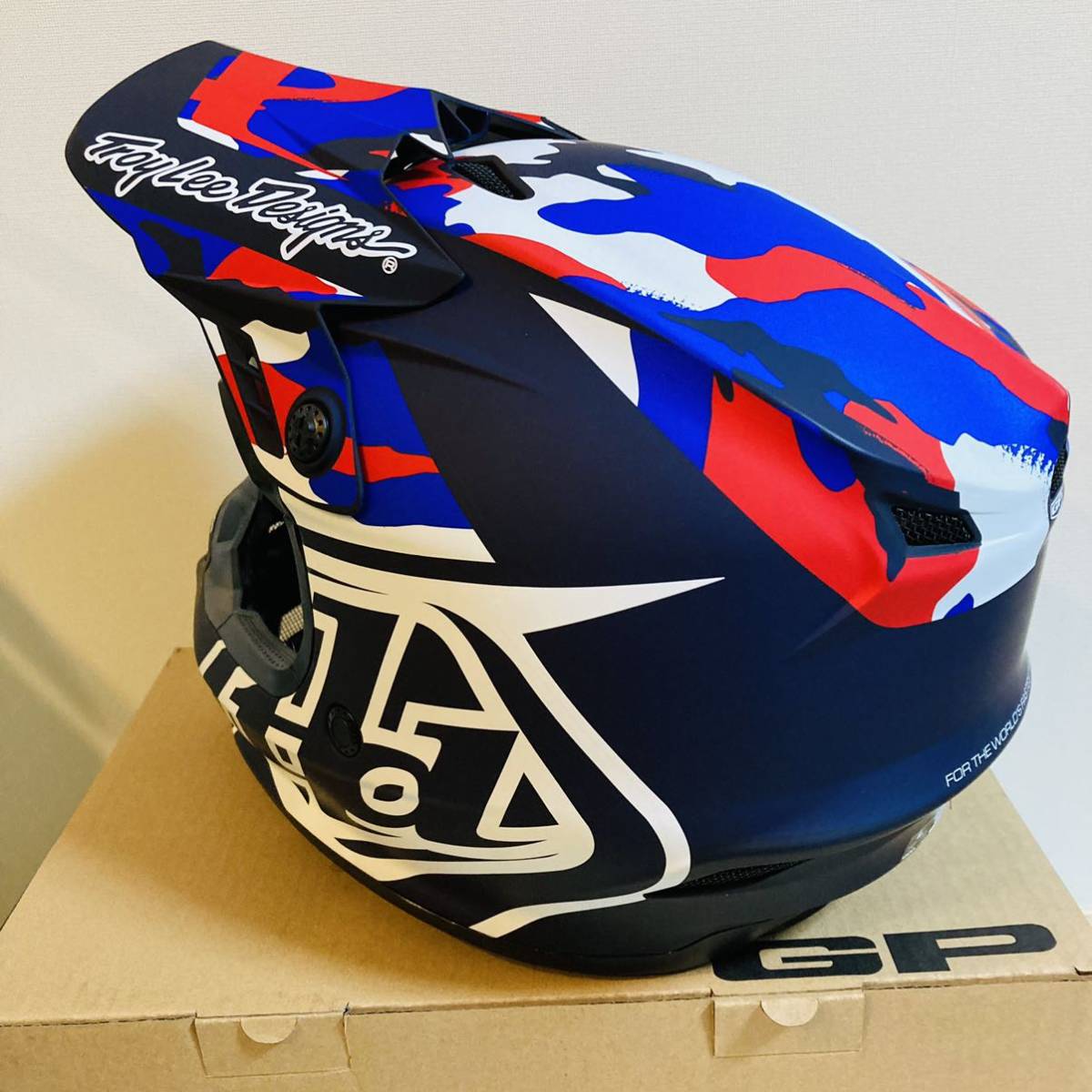 早い者勝ち!!TROY LEE DESIGNS Lサイズ トロイリーデザイン GP AIROH 