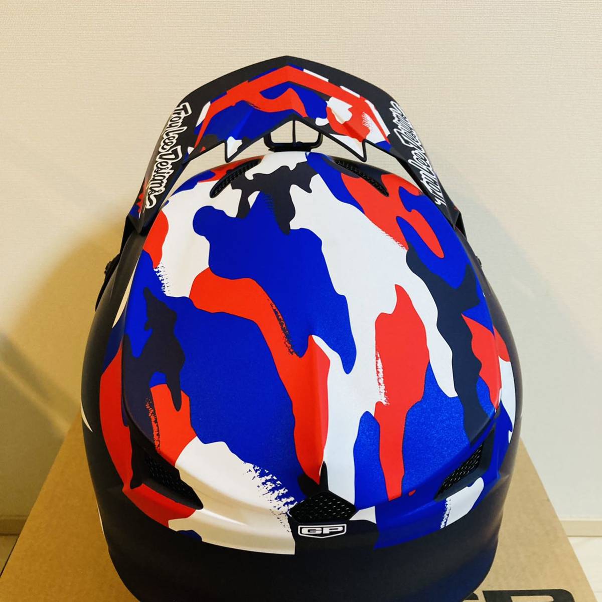 早い者勝ち!!TROY LEE DESIGNS Lサイズ トロイリーデザイン GP AIROH 