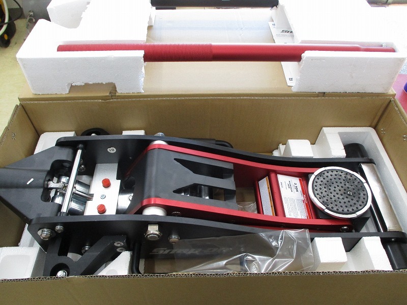 お買い得，最新作 品 期間限定 品 SNAP-ON スナップオン 3ton アルミジャッキ ガレージジャッキ YAS3ALTJ 3t 3トン(フロアジャッキ)｜売買されたオークション情報、yahooの商品情報をアーカイブ公開 - オークファン フロアジャッキ