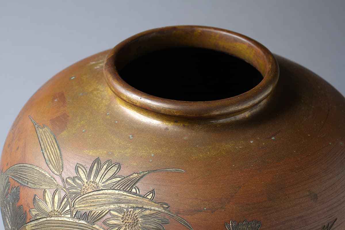 EA404 【素昭刻】黄銅 彫金 花鳥彫文 黄銅花入 高23.3cm 重3.4kg・黄銅