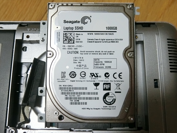 Inspiron 0 パソ兄さん：DELL 7000シリーズ レビュー！アルミボディの &frasl; DELL 1 Dell 7000シリーズ&frasl;パソ兄さん ベンチマークテスト～DELL 2 レビュー 7000シリーズのレビュー！ディスプレイと底面 series [GeForce
