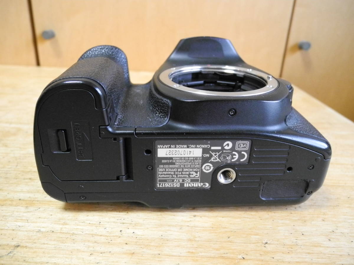 型落ち機、Canon EOS40D デジタルカメラです。 録画、再生良好品です