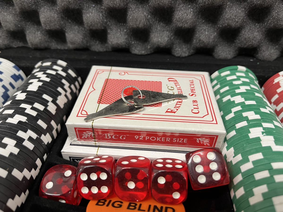 カジノチップ トランプ ハードケース ポーカー ブラックジャック バカラ カジノゲーム ポーカーチップ トランプ 売買されたオークション情報 Yahooの商品情報をアーカイブ公開 オークファン Aucfan Com