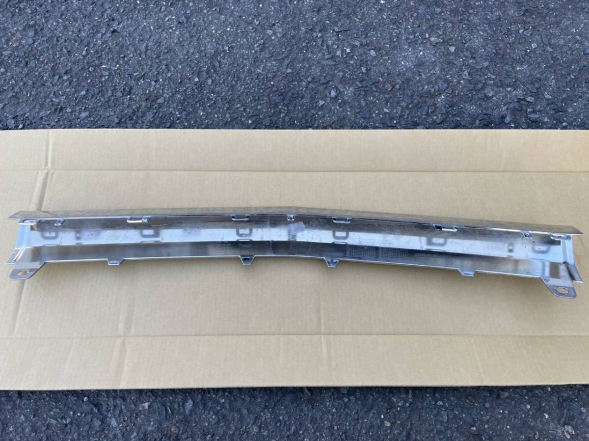 【純正美品】メルセデスベンツ Cクラス フロントリップ Cクラス W205 C205 セダン 0 フロントバンパーリップディフューザースポイラー