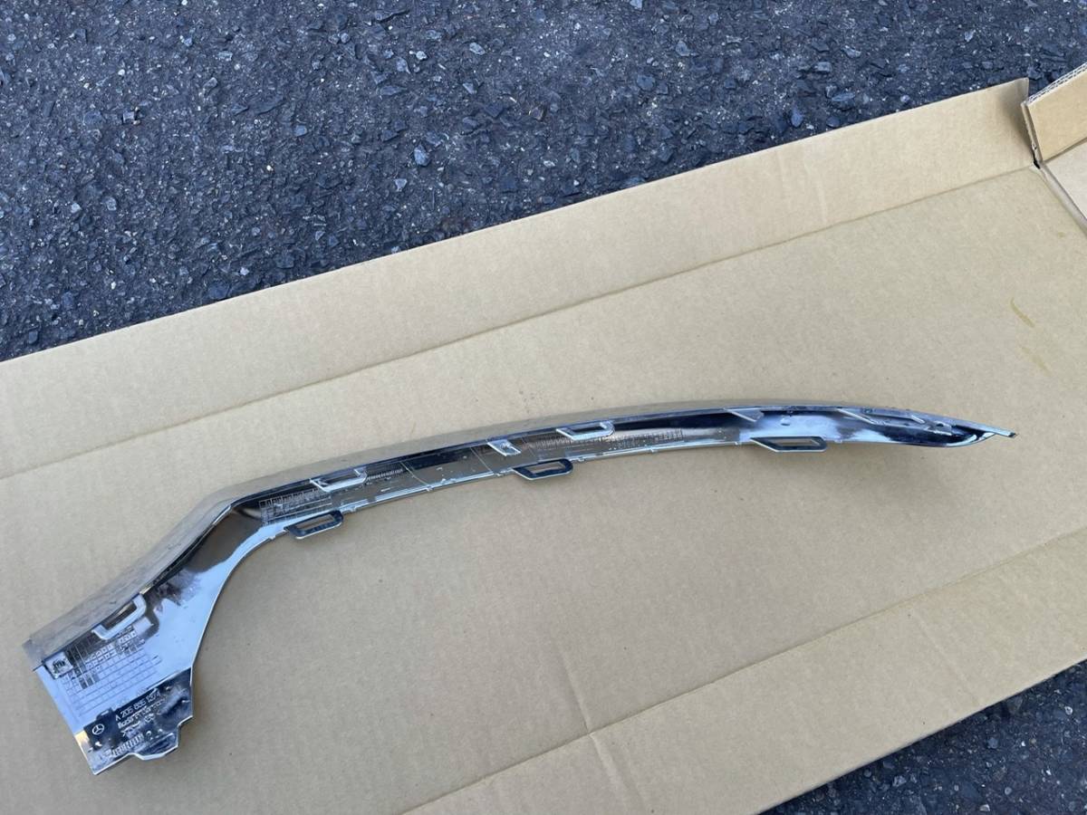 【純正美品】メルセデスベンツ Cクラス フロントリップ Cクラス W205 C205 セダン 0 フロントバンパーリップディフューザースポイラー