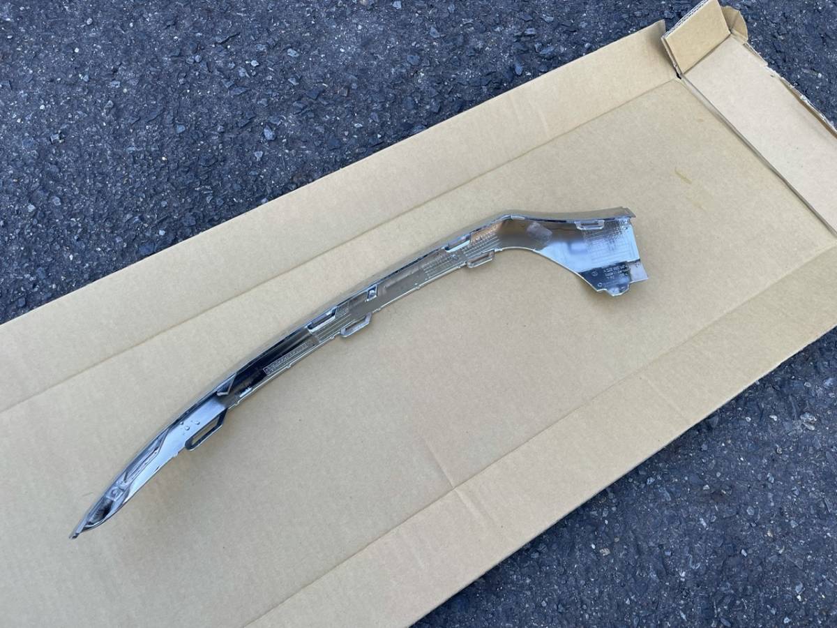 【純正美品】メルセデスベンツ Cクラス フロントリップ Cクラス W205 C205 セダン 0 フロントバンパーリップディフューザースポイラー