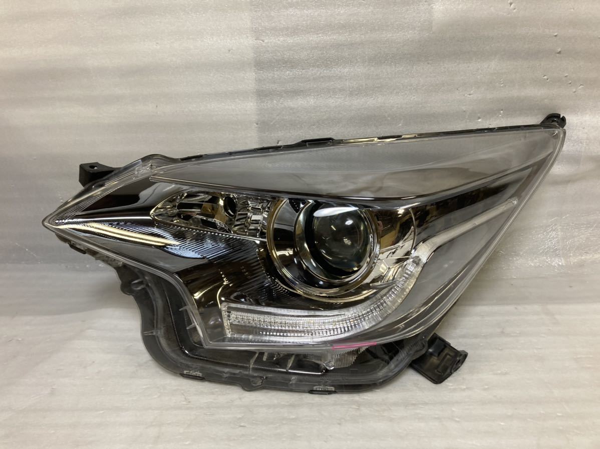 ★出品最終日★ラクティス120系後期 ヘッドライトASSY 左右【訳有り】 6824 美品 ラクティス NSP120 120 後期 左ヘッドライト HID ICHIKOH 52