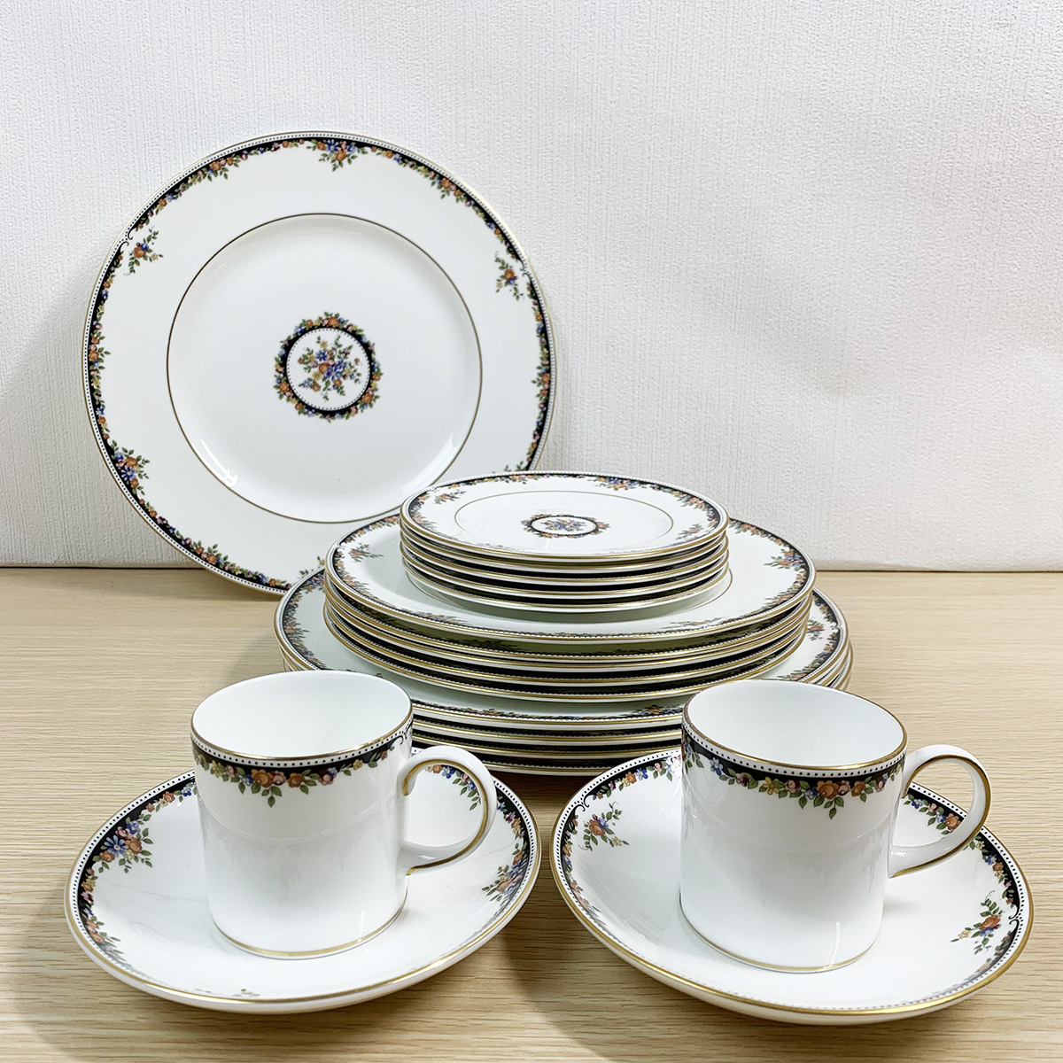 ウェッジウッド オズボーン 黒壺 WEDGWOODウェッジウッド