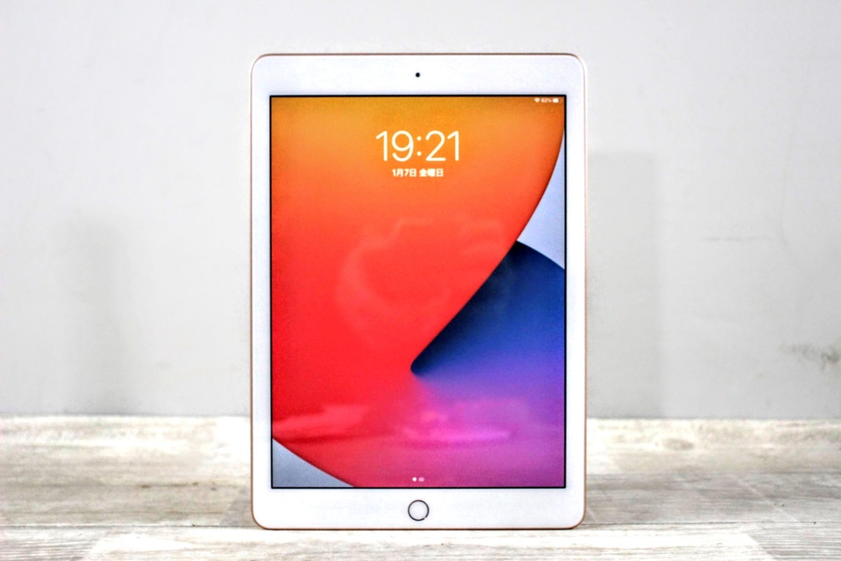 タブレット iPad 本体 ゴールド ペンシル付き 第6世代 ケース付き 128gb