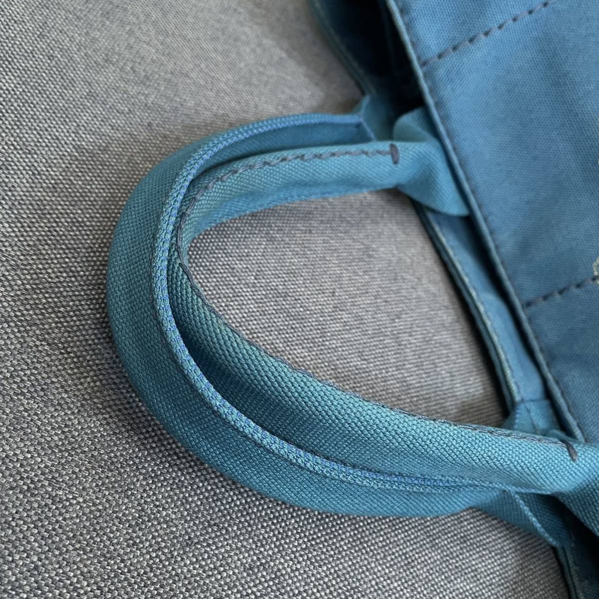 美品 PRADA カナパ トートバッグ 大容量 プラダ ハワイアラモアナ購入 ギャランティ付　1円スタート ブルー サファイア メンズ レディース PRADA カナパ トートバッグ 白タグ 通販ファッション レザー