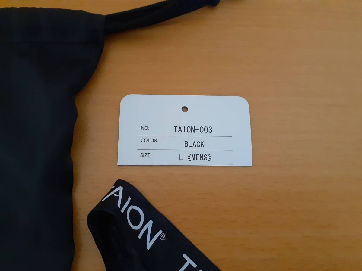 【送料無料】美品　TAION（タイオン）　ダウンベスト　メンズＬ　ブラック TAION Vネックボタン ダウンベスト ダウンベスト｜MEN'S TAION(タイオン) [タイオン]