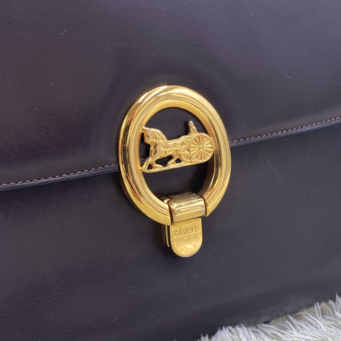 1円～ 極美品 CELINE セリーヌ ショルダーバッグ レザー カーフスキン 本革 馬車金具 ゴールド金具 ヴィンテージ 焦げ茶 ダークブラウン セリーヌ CELINE 1円 巾着型 ③ BrandCity