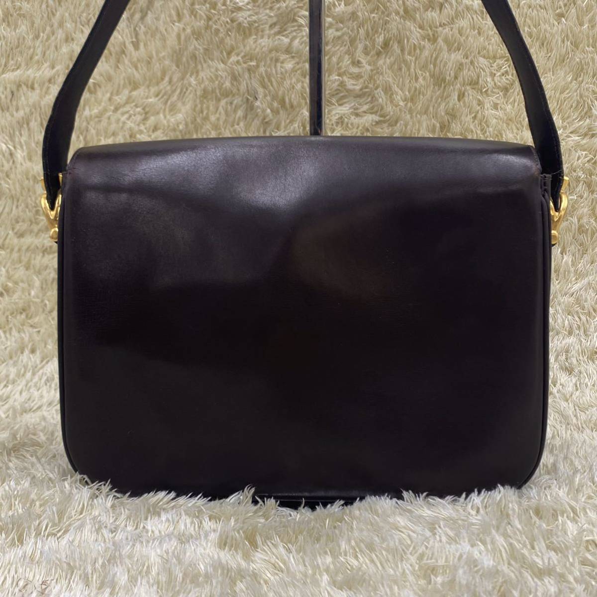 1円～ 極美品 CELINE セリーヌ ショルダーバッグ レザー カーフスキン 本革 馬車金具 ゴールド金具 ヴィンテージ 焦げ茶 ダークブラウン セリーヌ CELINE 1円 巾着型 ③ BrandCity