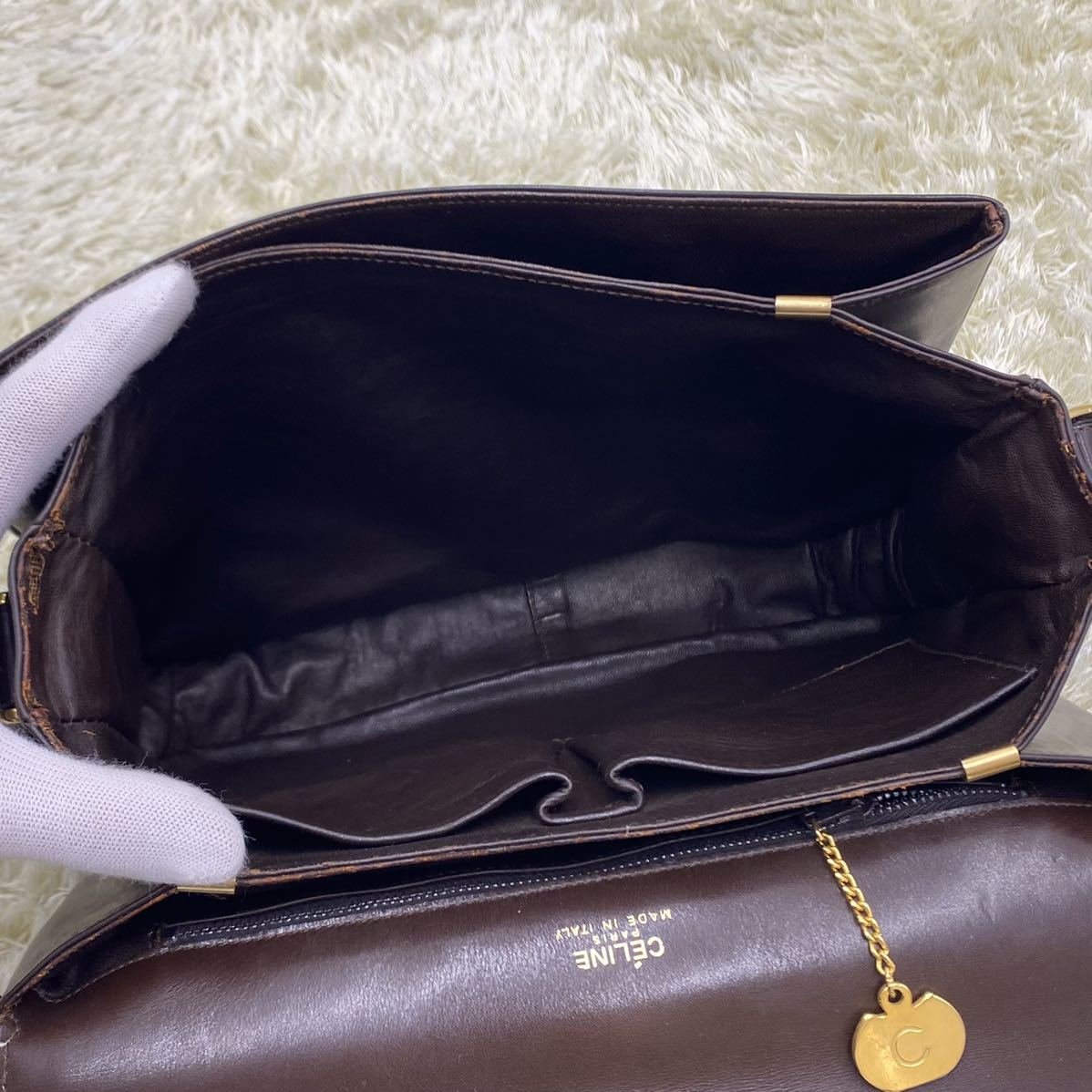1円～ 極美品 CELINE セリーヌ ショルダーバッグ レザー カーフスキン 本革 馬車金具 ゴールド金具 ヴィンテージ 焦げ茶 ダークブラウン セリーヌ CELINE 1円 巾着型 ③ BrandCity