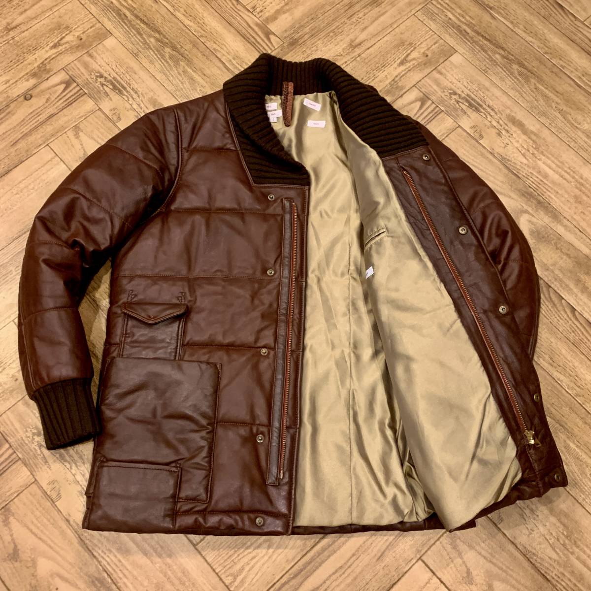 E26 ポールスミス レッドイヤー『抜群の高級感』Paul Smith RED EAR 