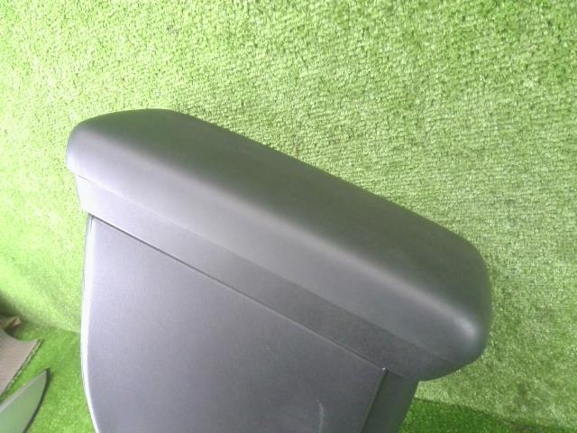 【お買い得，HOT】 アクア DAA-NHP10 センターコンソールボックス G 1F7 FD24 センターコンソール 58905-52020-C0