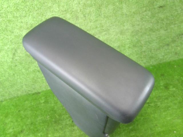 【お買い得，HOT】 アクア DAA-NHP10 センターコンソールボックス G 1F7 FD24 センターコンソール 58905-52020-C0