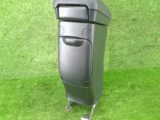 【お買い得，HOT】 アクア DAA-NHP10 センターコンソールボックス G 1F7 FD24 センターコンソール 58905-52020-C0