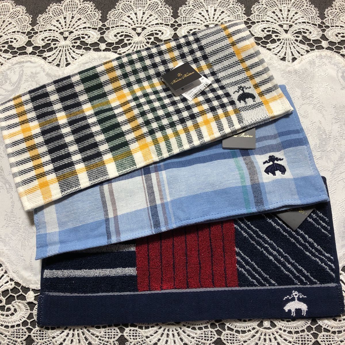 ブルックスブラザーズタオルハンカチ 3枚セット オシャレな色柄 ブランドタオルハンカチ 素敵なメンズに 男性用 売買されたオークション情報 Yahooの商品情報をアーカイブ公開 オークファン Aucfan Com