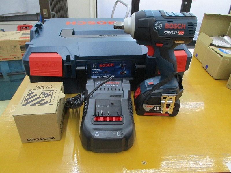 【数量限定，HOT】 品 BOSCH ボッシュ 18V充電式インパクトレンチ GDS18V-300(本体)｜売買されたオークション情報、yahooの商品情報をアーカイブ公開 - オークファン インパクトレンチ