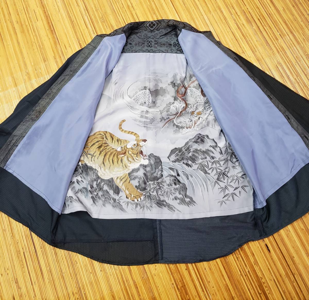 h0107 着物リメイク 正絹 大島紬 藍泥染 長袖 古布 ノーカラーシャツ アロハシャツ タイガー＆ドラゴン Lサイズ ハンドメイド 裏付