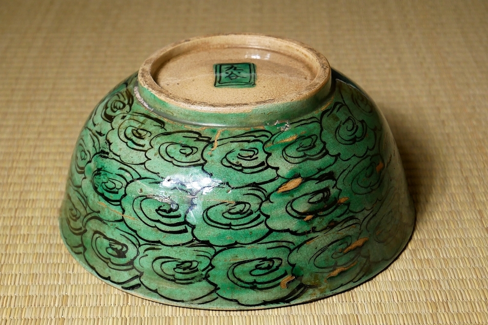 古九谷青手土坡に牡丹図 「九谷 - 青手」鉢 (九谷) の落札