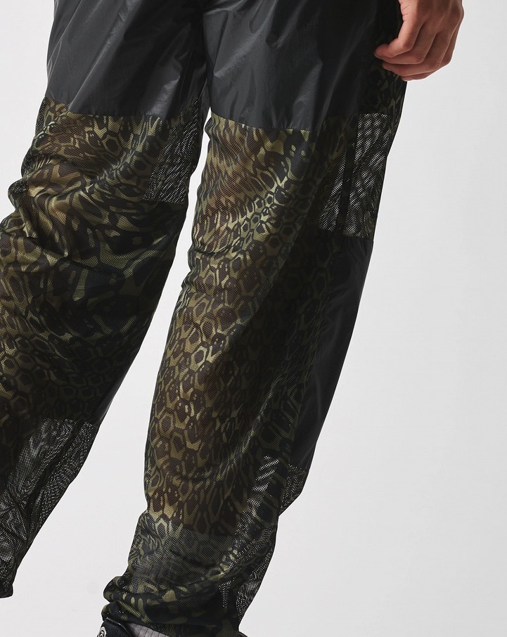 キャンプ、ハイキングに最適! US L Nike Dri-FIT ACG Happy Arachnid 