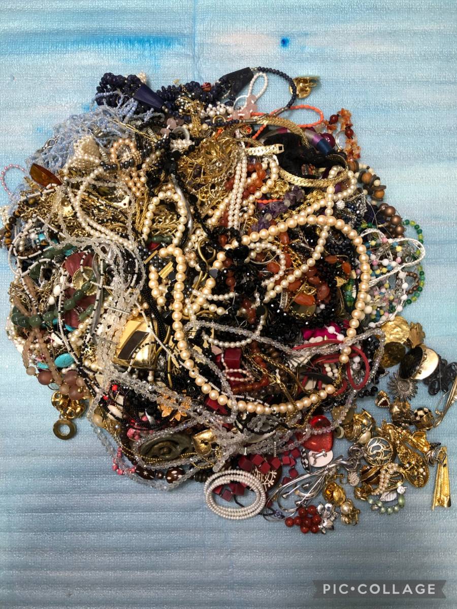 アクセサリー まとめ売り ジャンク品 アクセサリーまとめ売り 遺品