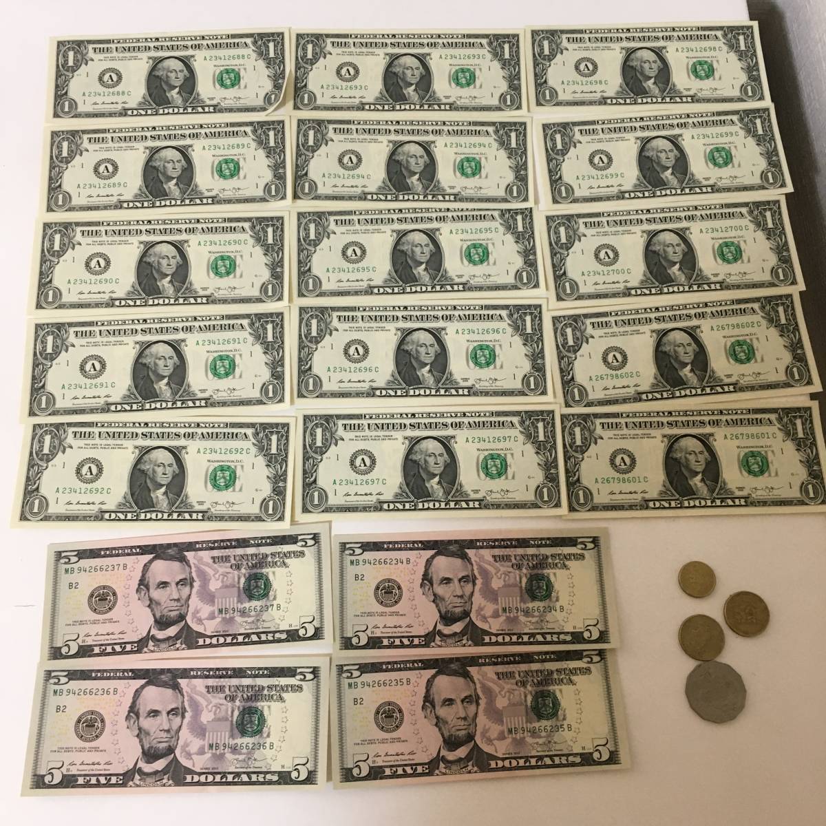 アメリカ ドル 紙幣 まとめて 紙幣35ドル 1ドル 15 5ドル 4 おまけコイン 世界 売買されたオークション情報 Yahooの商品情報をアーカイブ公開 オークファン Aucfan Com