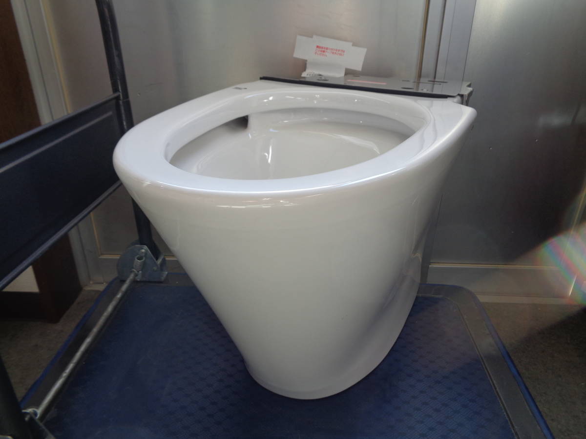 【お得，定番人気】 お引取りOK LIXIL リクシル INAX タンクレス便器 便器部のみ BC-P11PF/BW1 保管品(洋式)｜売買されたオークション情報、yahooの商品情報をアーカイブ公開 - オークファン トイレ