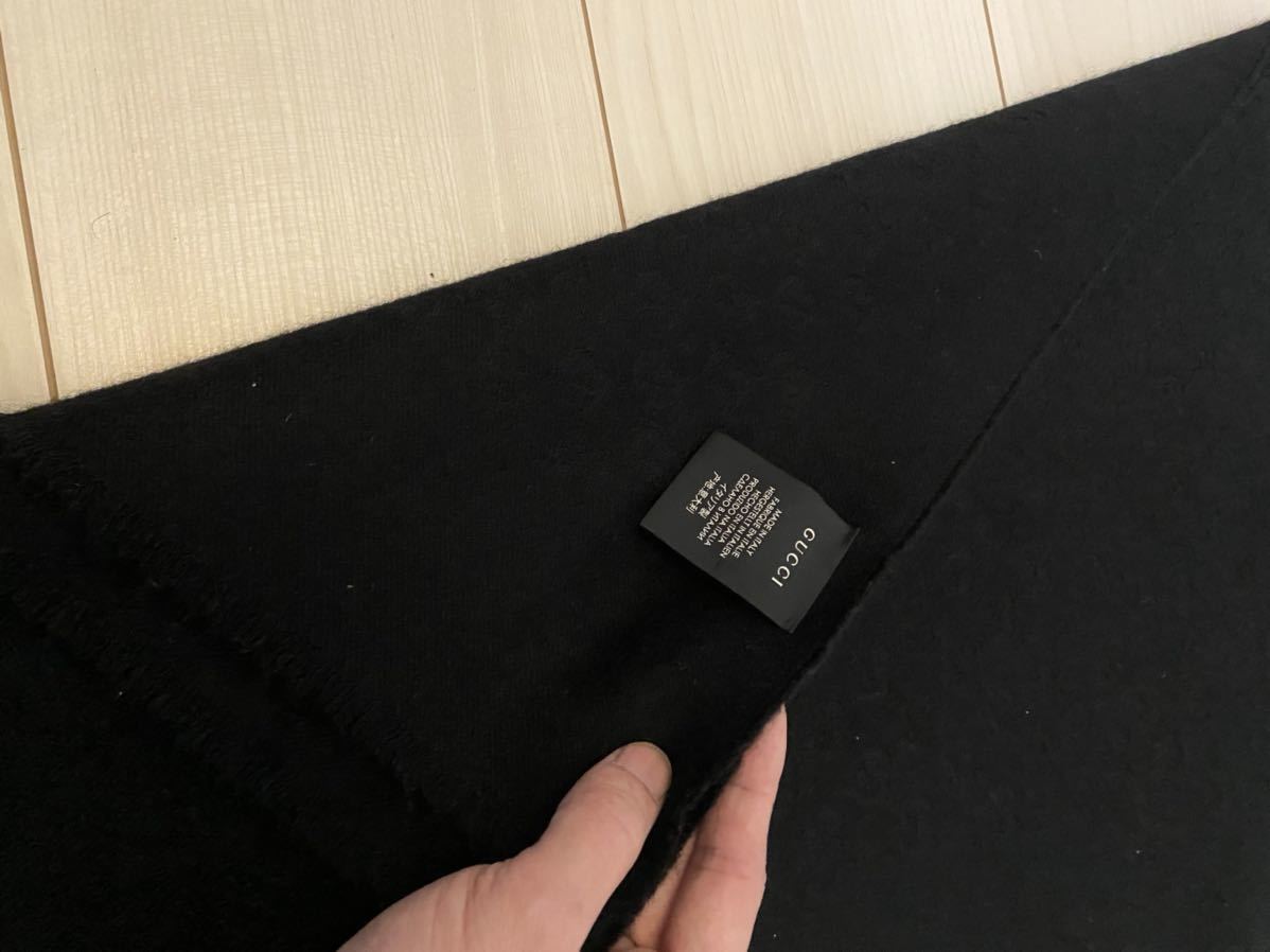 美品！送料込み！高級！GUCCI シマ　マフラー　グッチ　ヴィトン　ネックウォーマー 大判ストール ブラック ジョンストンズストール